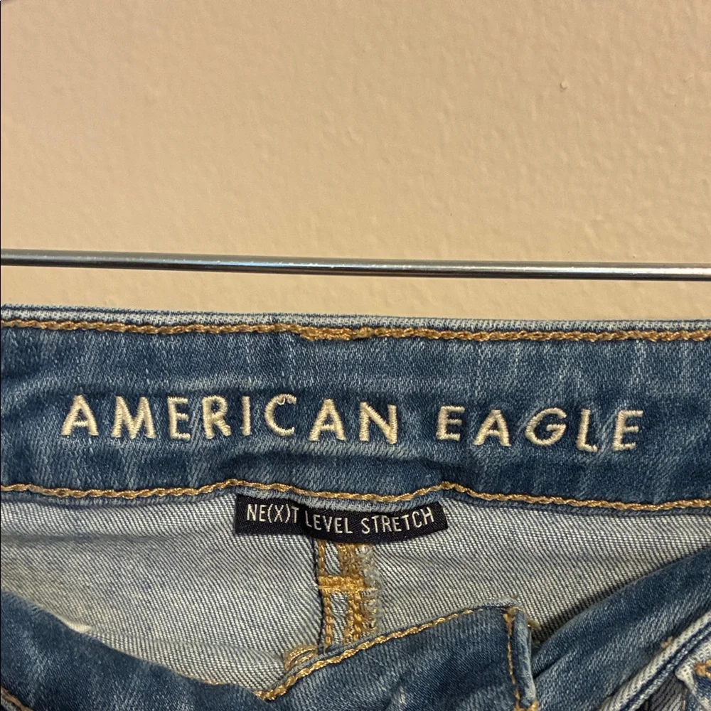 American Eagle Outfitters High Rise Blue Jeans - Picture 4 of 5